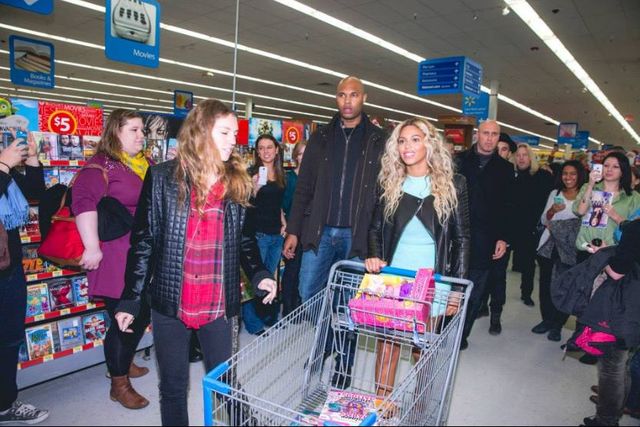 Beyonce zrobiła fanom kolejną niespodziankę! (FOTO)