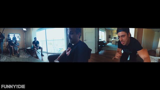 Zac Efron nie rozstaje się ze swoim selfie-stickiem? 