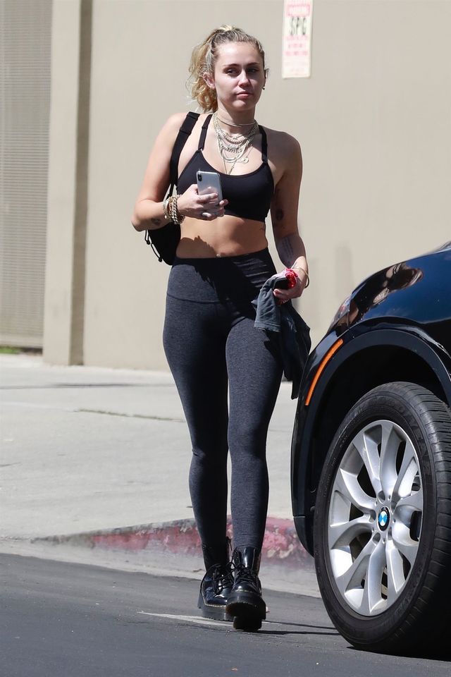 Kilka lat temu takie fotki Miley Cyrus nie miałyby prawa powstać (ZDJĘCIA) Kilka lat temu takie fotki Miley Cyrus nie miałyby prawa powstać (ZDJĘCIA)