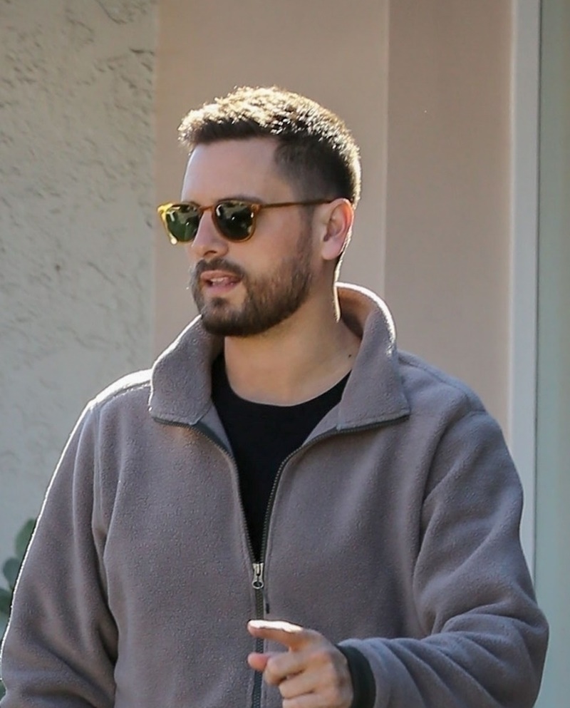 Khloe Kardashian z przystojniakiem na zakupach! I to wcale nie z Thompsonem