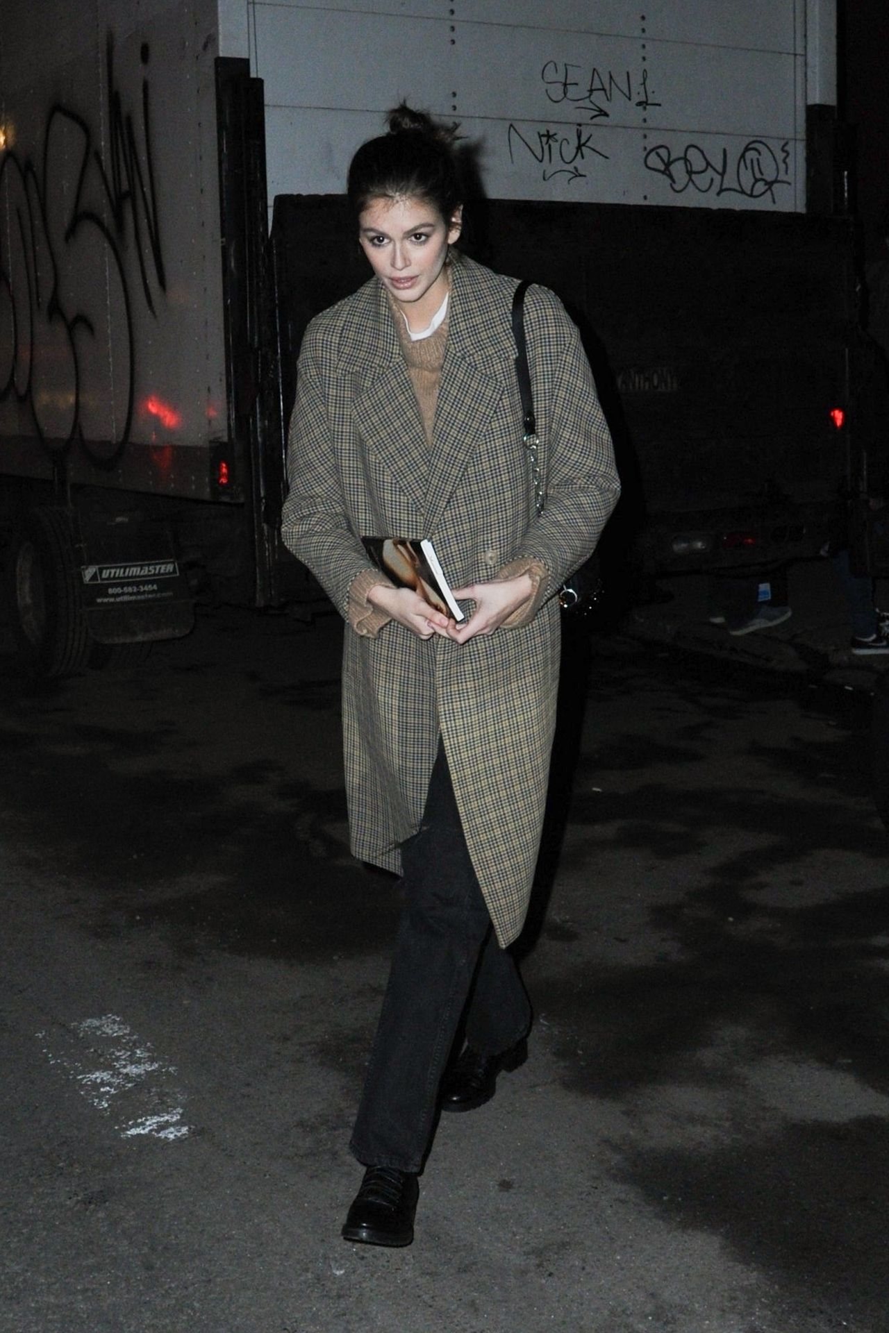 17-letnia Kaia Gerber wygląda na wychudzoną i zmęczoną (ZDJĘCIA)