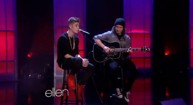 Justin Bieber nostalgicznie i akustycznie (VIDEO)