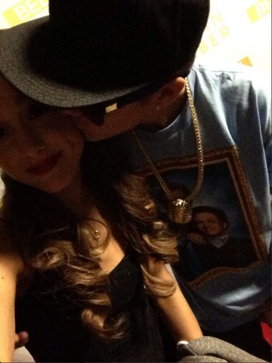 Kogo całują Justin Bieber i Selena Gomez? (FOTO)