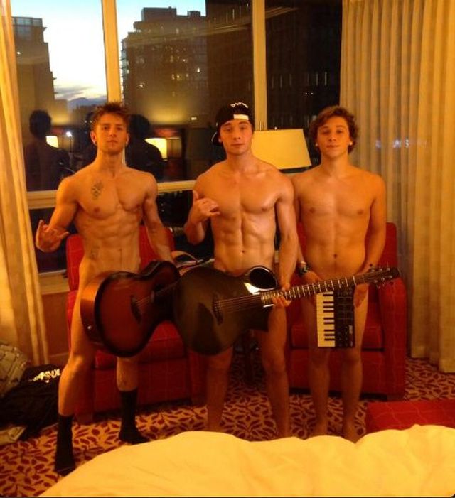 Justin Bieber ma nowych kumpli?(FOTO) Justin Bieber ma nowych kumpli?(FOTO)