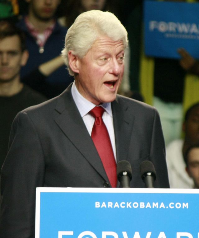 Po Billu Clintonie widać tę tajemniczą chorobę? (FOTO)