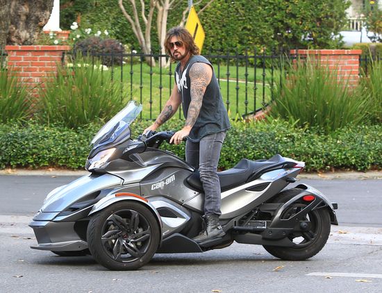 Wiadomo, po kim Miley Cyrus odziedziczyła miłość do zwierząt Wiadomo, po kim Miley Cyrus odziedziczyła miłość do zwierząt