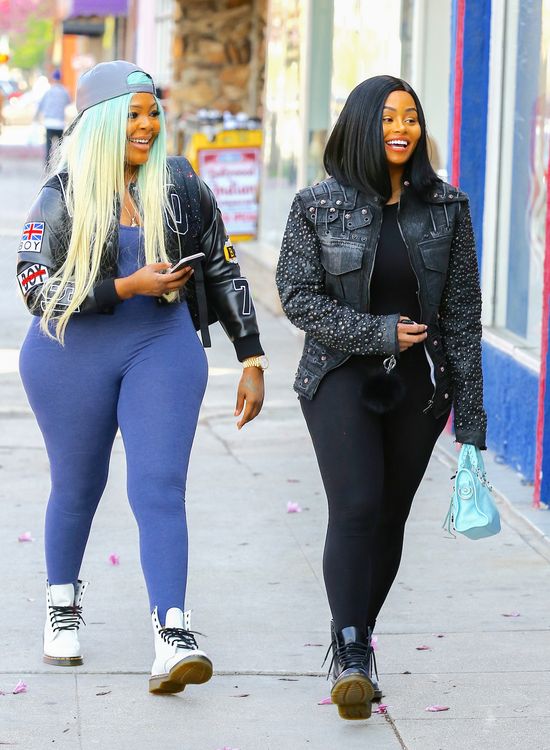 Czy to zlot sztucznych pup? (FOTO)