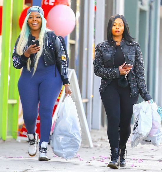 Czy to zlot sztucznych pup? (FOTO)