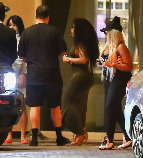 OMG! Blac Chyna pozwoliła wyjść tak Robowi z hotelu?
