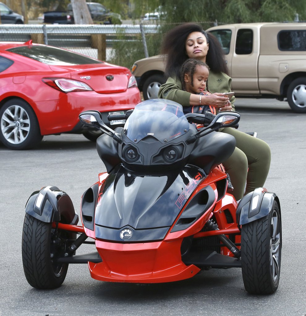 Pupą Was nie zaskoczyła, ale gdy zobaczycie jej FRYZURĘ... (FOTO) Pupą Was nie zaskoczyła, ale gdy zobaczycie jej FRYZURĘ... (FOTO)