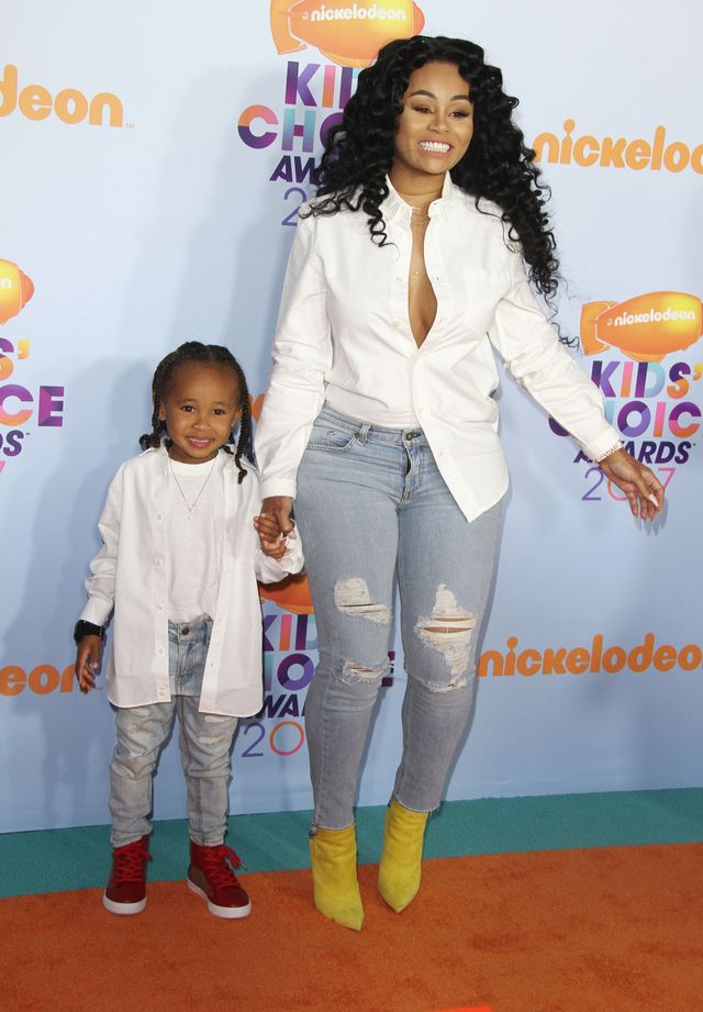 Blac Chyna bez biustonosza na imprezie z dziećmi (ZDJĘCIA)