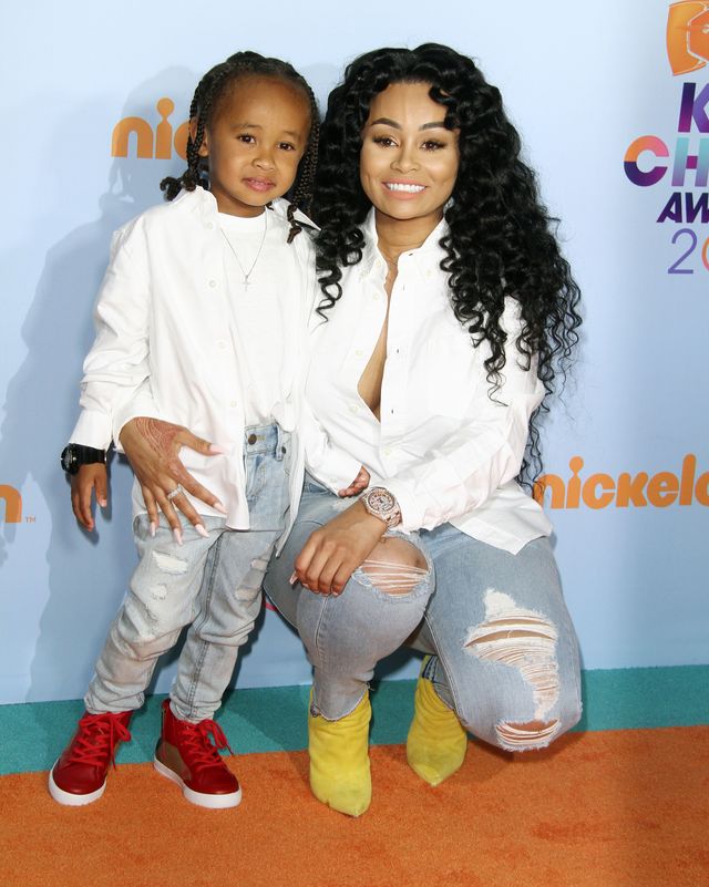 Blac Chyna bez biustonosza na imprezie z dziećmi (ZDJĘCIA)