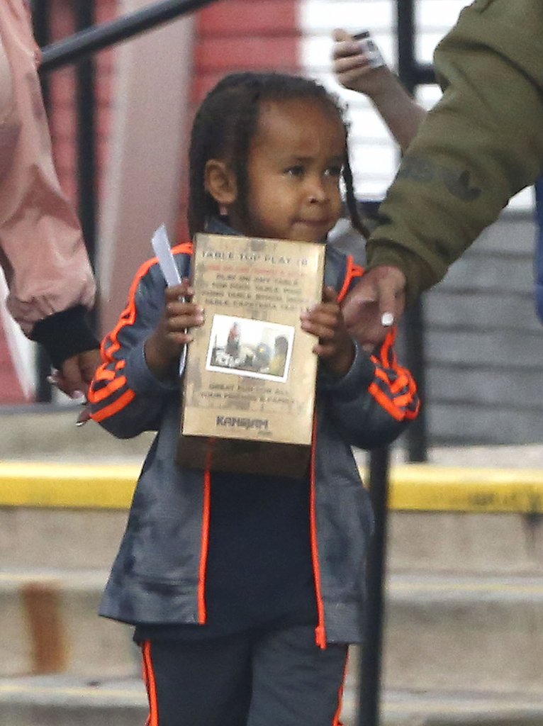 Pupą Was nie zaskoczyła, ale gdy zobaczycie jej FRYZURĘ... (FOTO) Pupą Was nie zaskoczyła, ale gdy zobaczycie jej FRYZURĘ... (FOTO)
