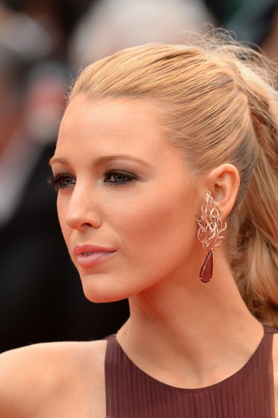 Bezbłędna Blake Lively na festiwalu w Cannes (FOTO) Bezbłędna Blake Lively na festiwalu w Cannes (FOTO)