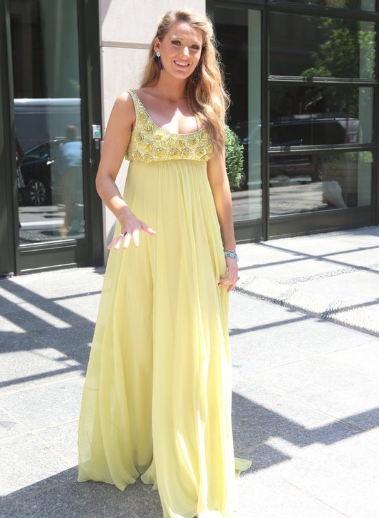 Blake Lively - najpiękniejsza mama w Nowym Jorku (FOTO)