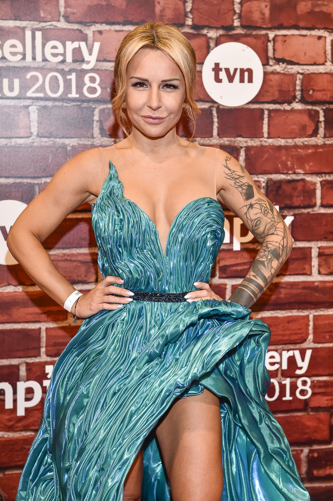 To NIE JEST Doda, choć wygląda tak podobnie! (ZDJĘCIA) To NIE JEST Doda, choć wygląda tak podobnie! (ZDJĘCIA)