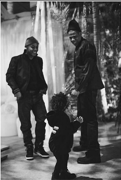 Blue Ivy w ramionach taty (FOTO)