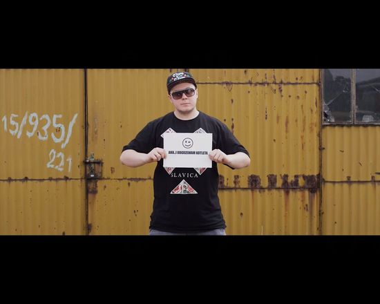 Nowy Donatan: wieś tańczy i śpiewa a słoma z butów wystaje