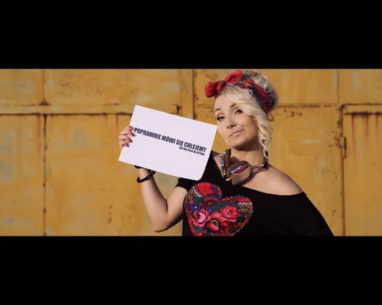 Nowy Donatan: wieś tańczy i śpiewa a słoma z butów wystaje