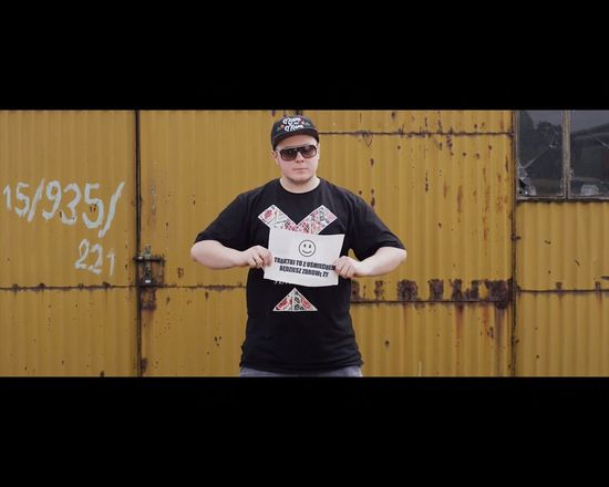 Nowy Donatan: wieś tańczy i śpiewa a słoma z butów wystaje