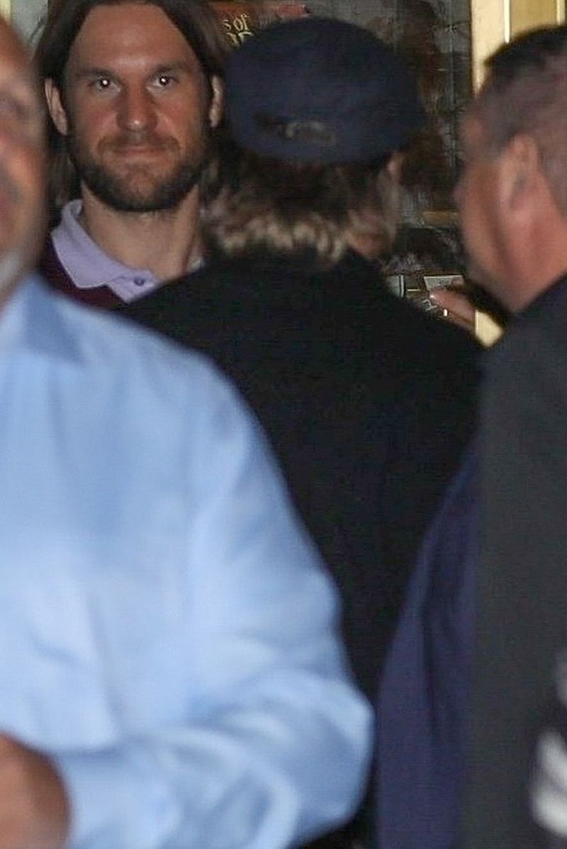 SENSACJA! Brad Pitt pojawił się na 50. urodzinach Jennifer Aniston (ZDJĘCIA)