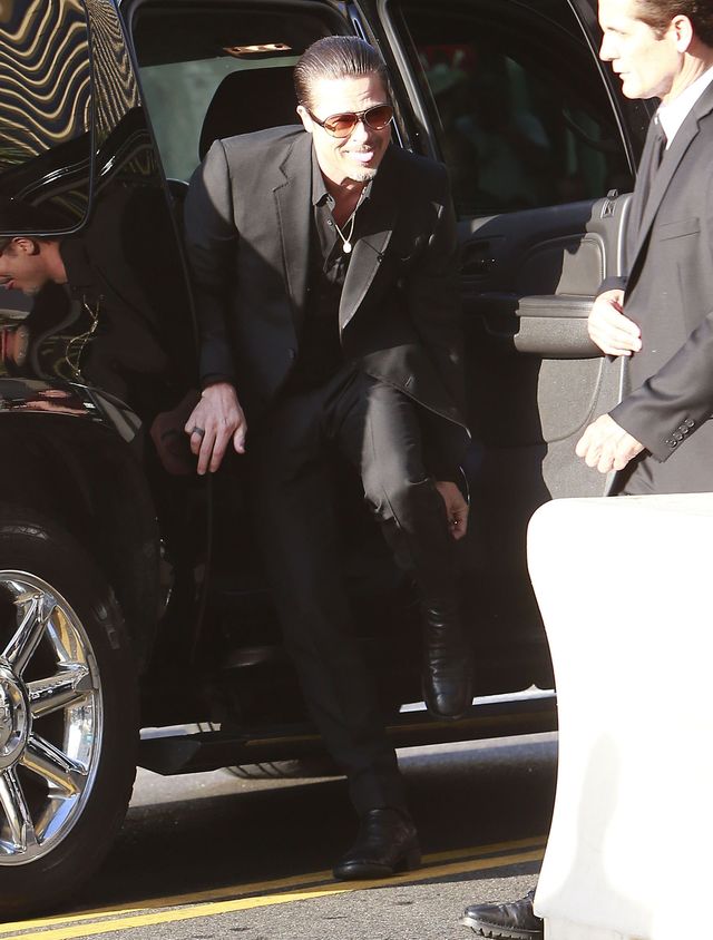 Pierwsze zdjęcie Brada Pitta Z OBRĄCZKĄ na palcu! Pierwsze zdjęcie Brada Pitta Z OBRĄCZKĄ na palcu!