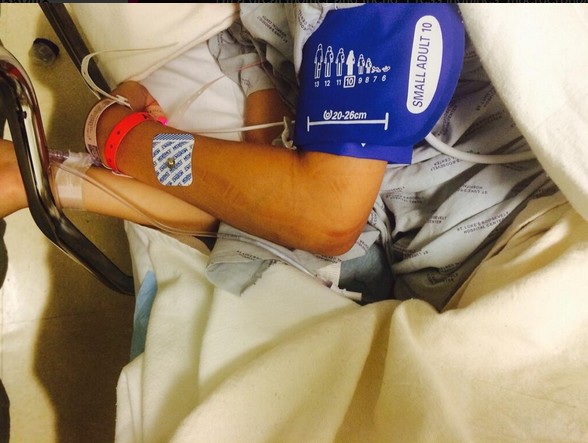 Jej syn, Mason, trafia do szpitala, a ona robi mu słit focie