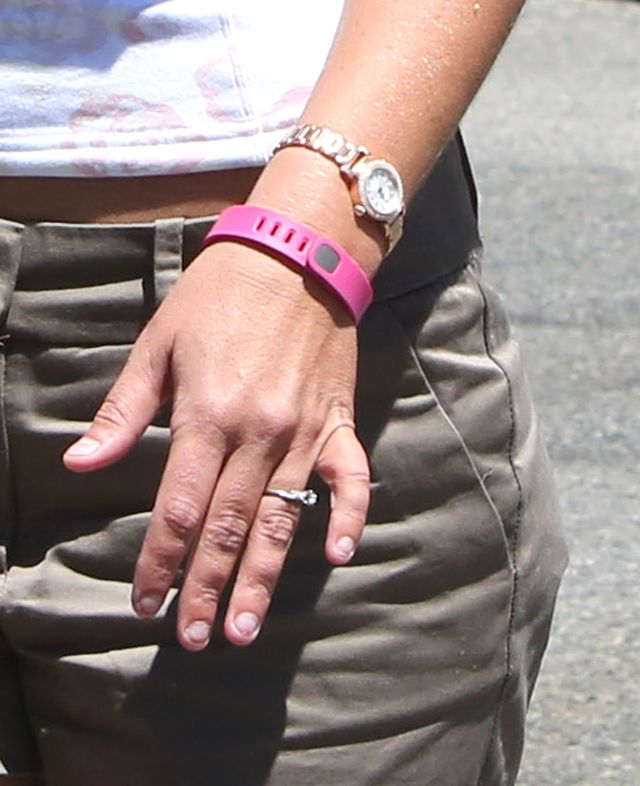 Brylant w towarzystwie ogryzionych paznokci (FOTO)