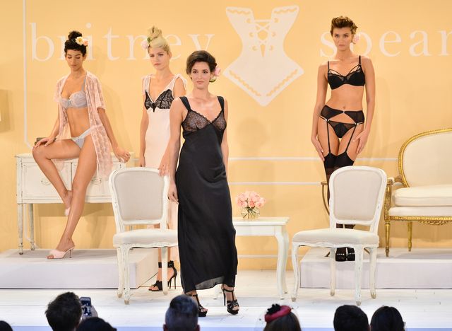 Britney Spears jest słabą reklamą własnej bielizny? (FOTO)