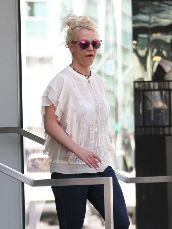 Niesamowite - Britney Spears w staniku! (FOTO) Niesamowite - Britney Spears w staniku! (FOTO)