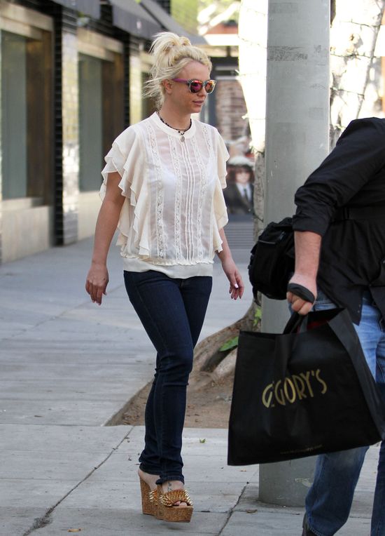 Niesamowite - Britney Spears w staniku! (FOTO) Niesamowite - Britney Spears w staniku! (FOTO)