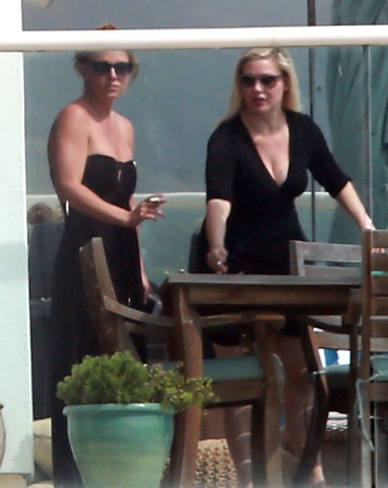 Britney Spears pokazała zgrabny brzuszek (FOTO)