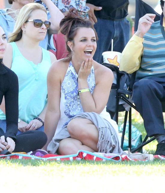 Co tak bawi Britney Spears? (FOTO)