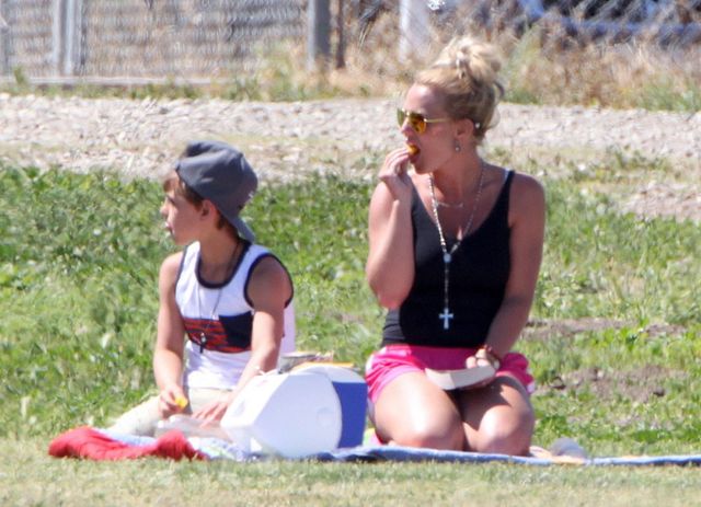 Tak Britney Spears kibicuje synom (FOTO) Tak Britney Spears kibicuje synom (FOTO)