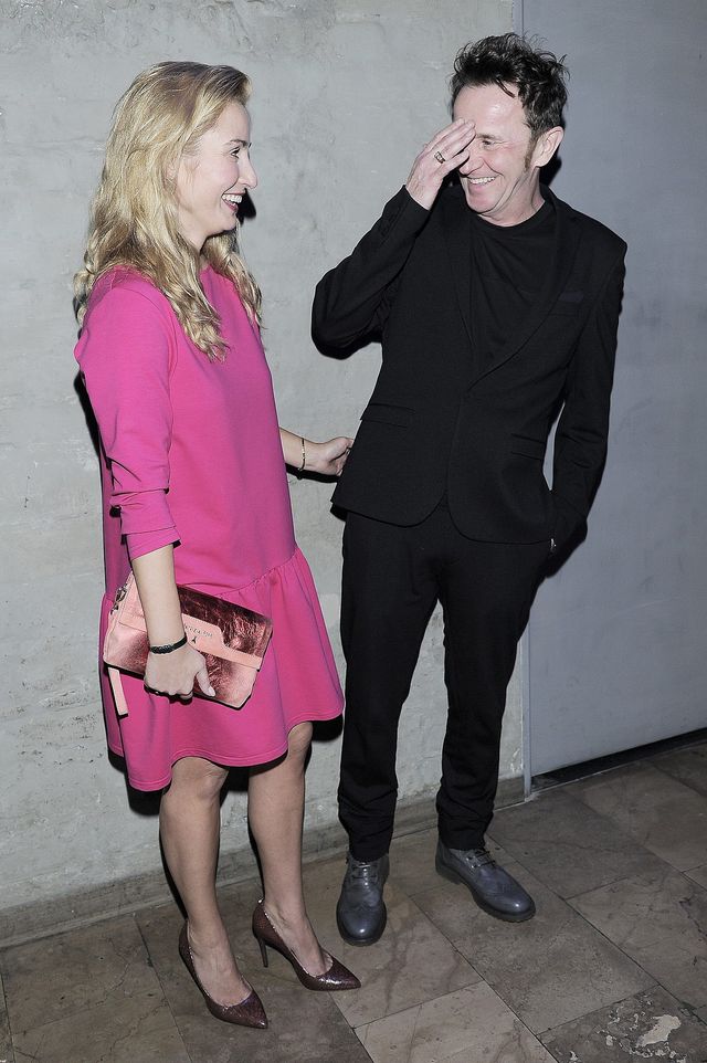 Synowie Joanny Brodzik przymierzają sukienki