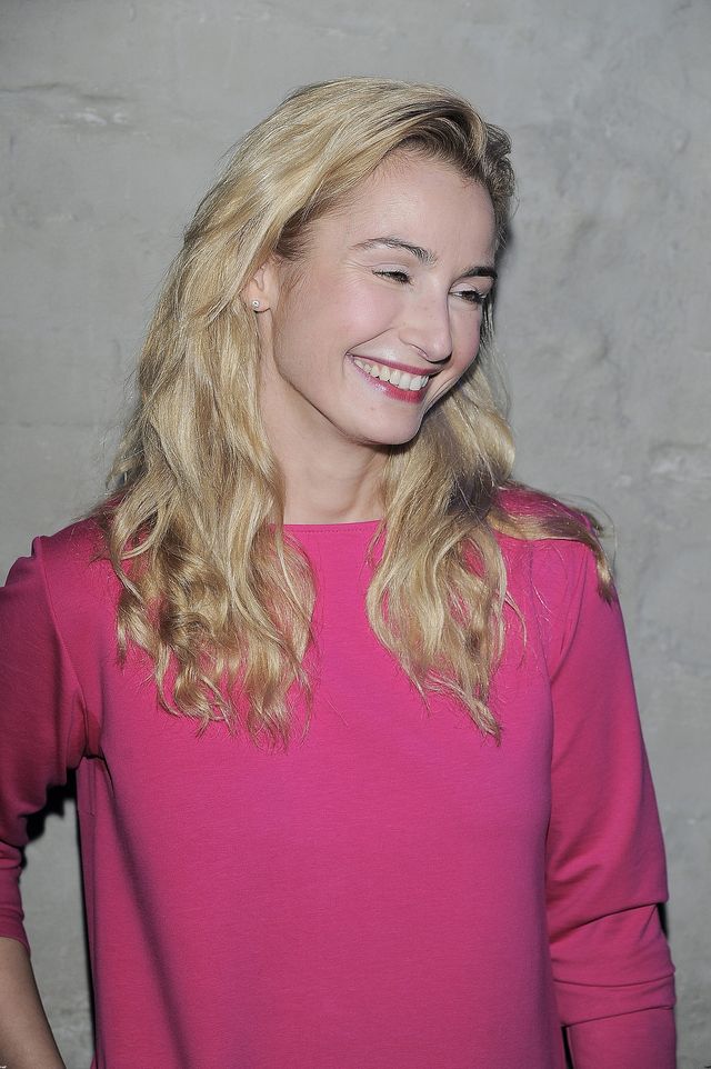 Synowie Joanny Brodzik przymierzają sukienki