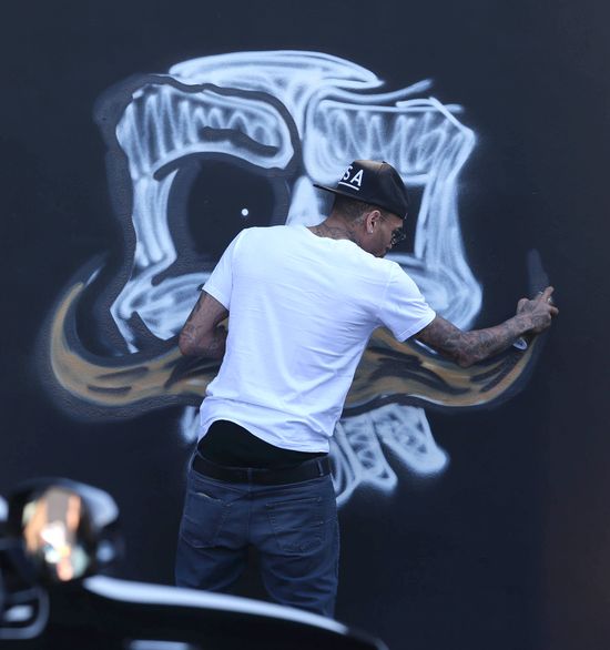 Chris Brown zrobil graffiti na Prosche Karrueche Tran (FOTO)