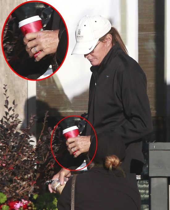 Dzień po rozwodzie Bruce Jenner... założył obrączkę