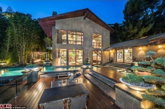 To ogłoszenie Calina Harrisa rzuca nowy cień na jego związek