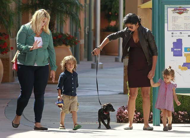 Camila Alves rozwkita w ciąży (FOTO)