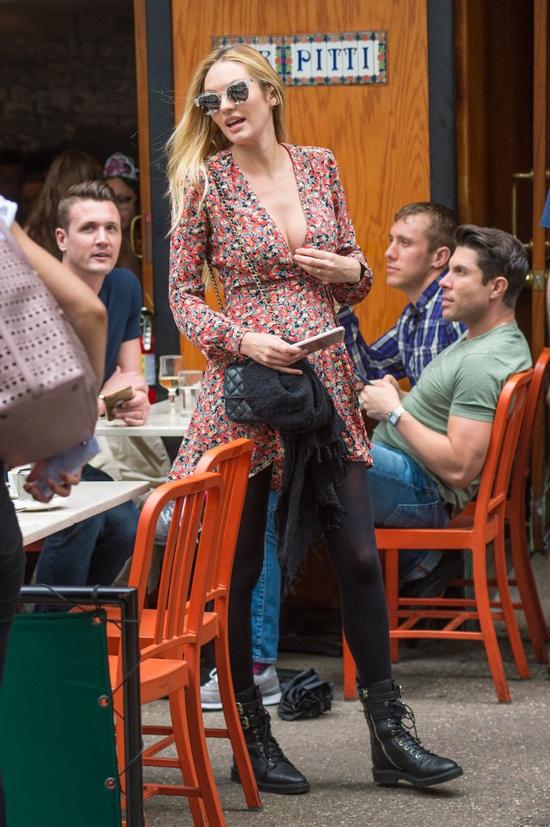 Candice Swanepoel urodziła! (Instagram)