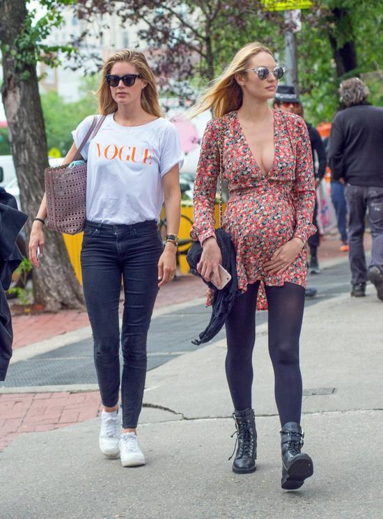 Candice Swanepoel urodziła! (Instagram)