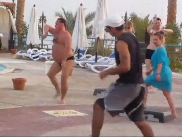 Ten facet wymiata! Ma brzuszek i grację baletnicy [VIDE