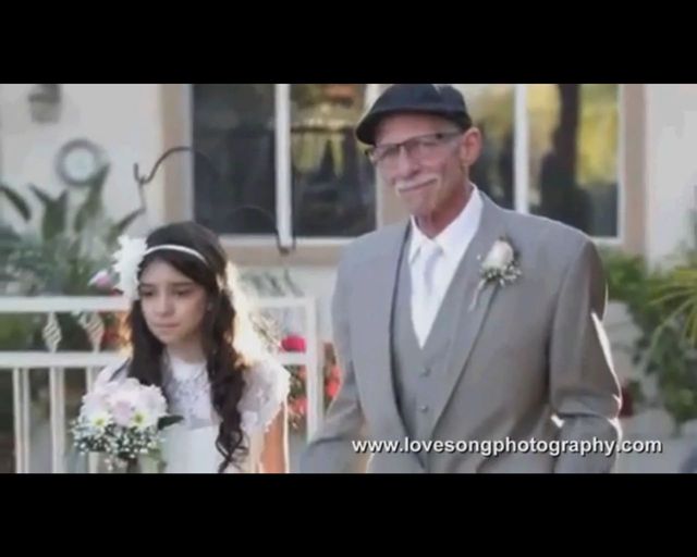 11-letnia dziewczynka na slubnym kobiercu z umierającym tatą