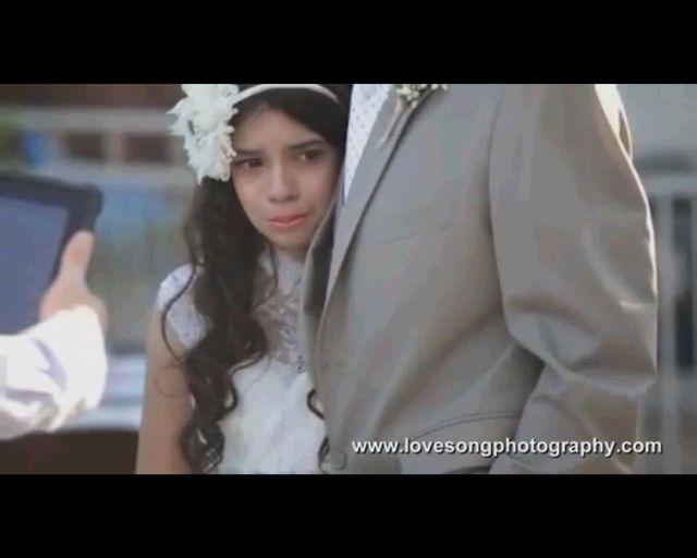 11-letnia dziewczynka na slubnym kobiercu z umierającym tatą