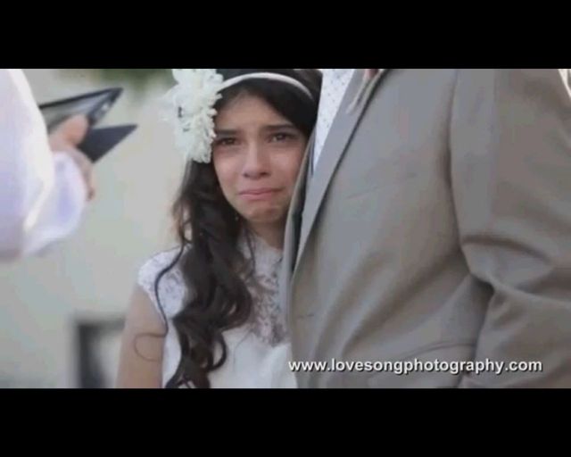 11-letnia dziewczynka na slubnym kobiercu z umierającym tatą