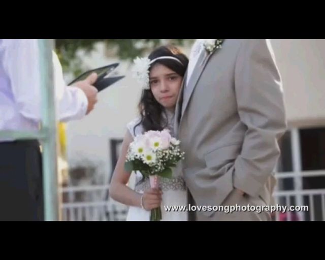 11-letnia dziewczynka na slubnym kobiercu z umierającym tatą