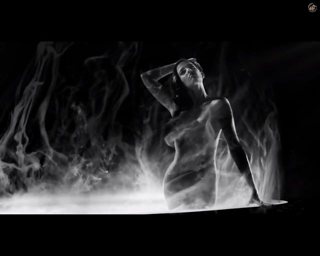 Jessica Alba budzi pożądanie w trailerze Sin City 2 [VIDEO]