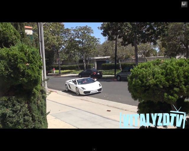 Podjeżdżał Lamborgini i machał, a one wsiadały! 