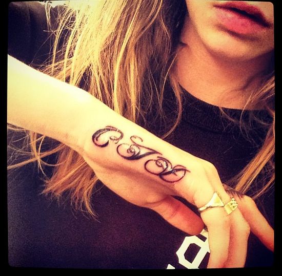 Nowy tatuaż Cary Delevingne (FOTO)